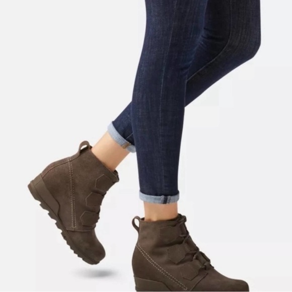 Sorel Women’s Suede Lace-Up Ankle Boot - Evie Lace in Major (Neutral Brown/Gray) - Picture 2 of 11